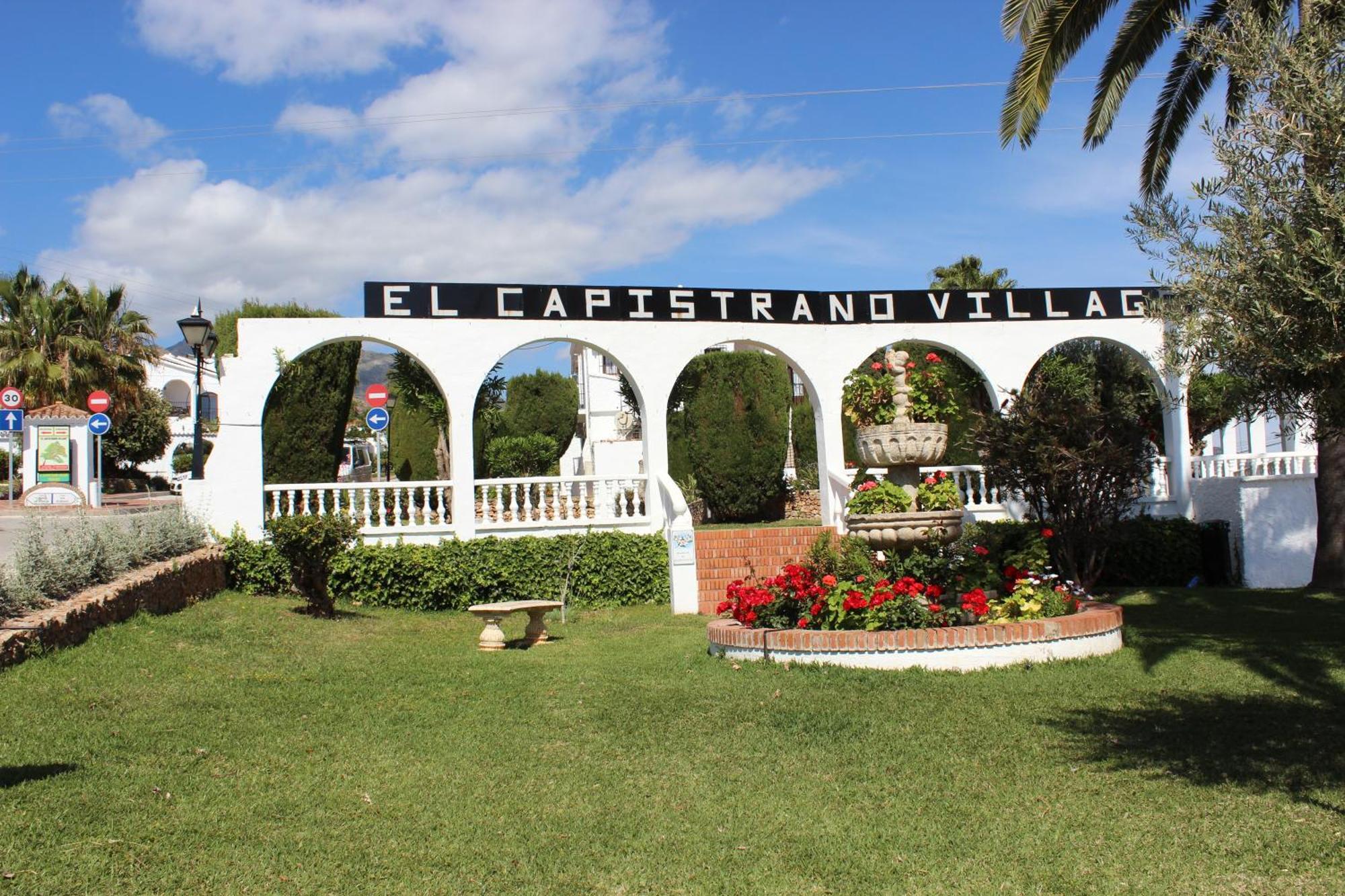Apartamento Capistrano Village Nerja Zewnętrze zdjęcie